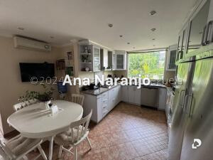 House in Prados del Este, Caracas – 25