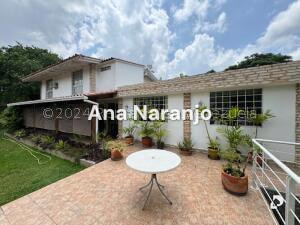 House in Prados del Este, Caracas – 30
