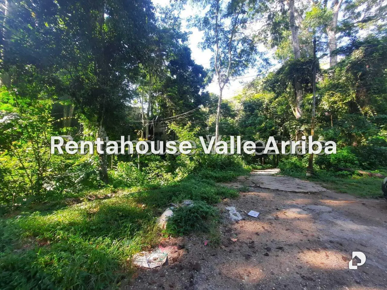 Terreno en Los Robles, Caracas – 11