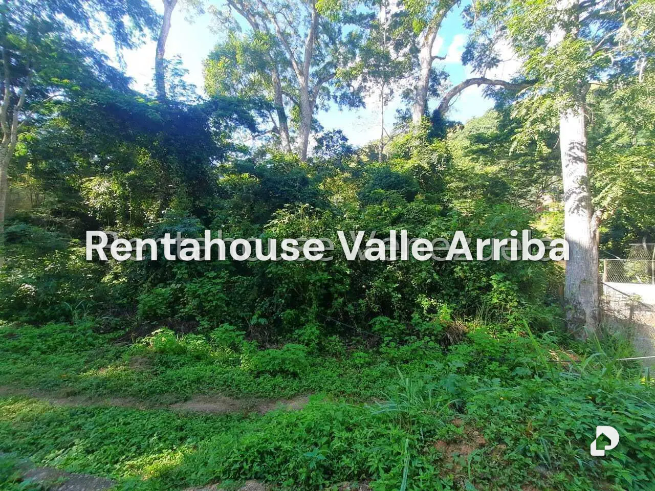 Terreno en Los Robles, Caracas – 10