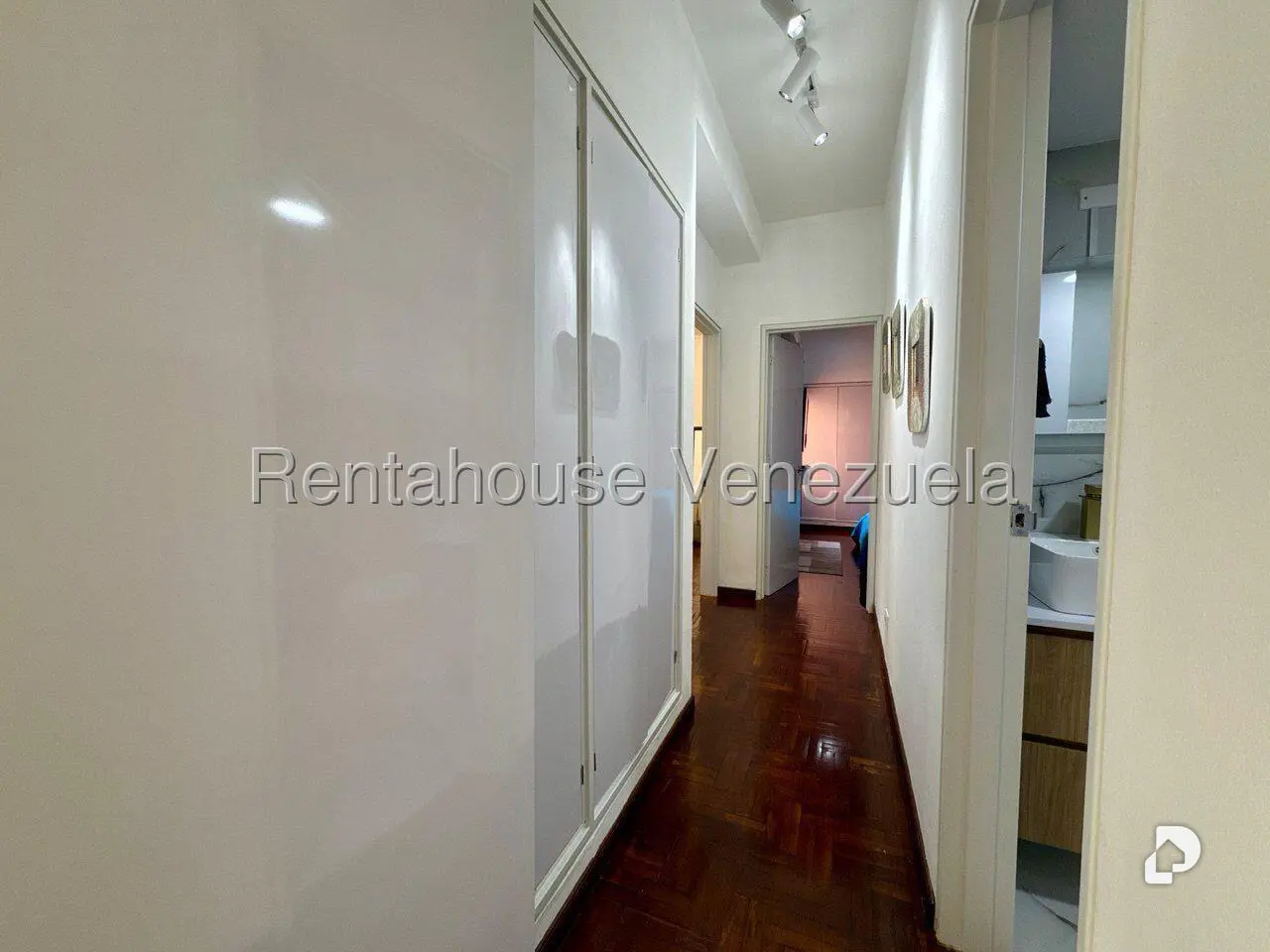 Apartamento en Guaicay, Caracas – 17