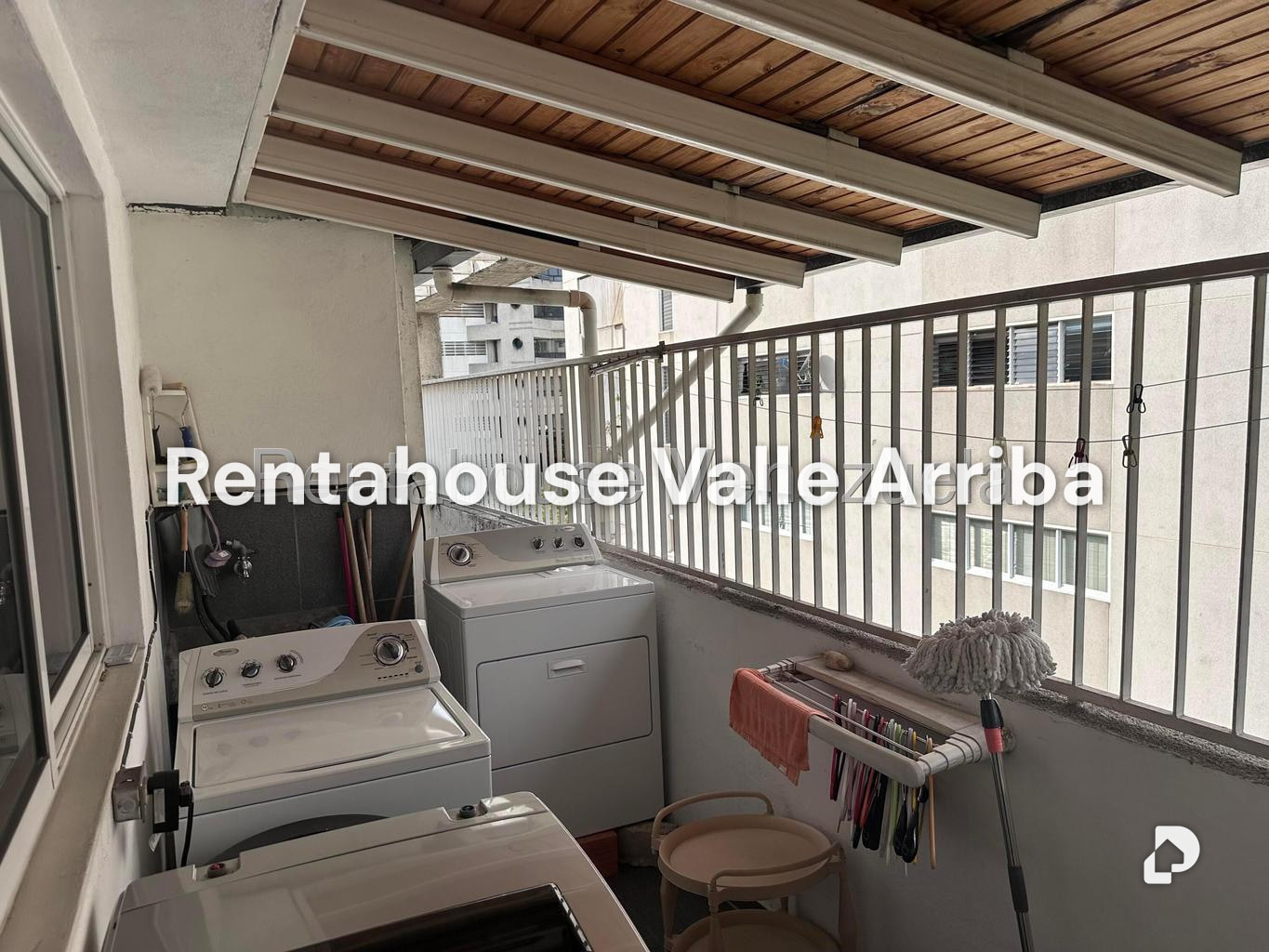 Apartamento en La Florida, Caracas – 23