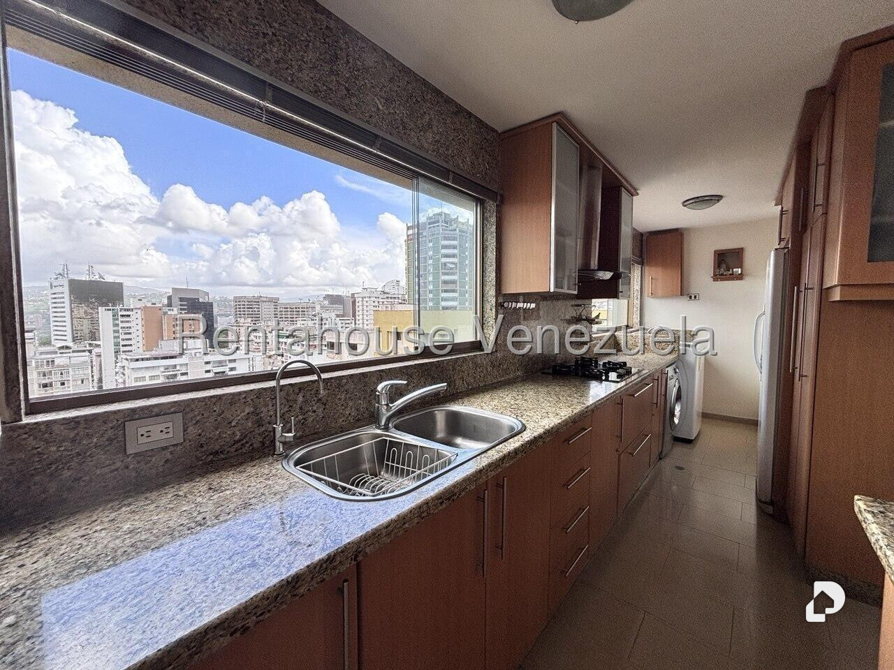 Apartamento en Los Palos Grandes, Caracas – 10