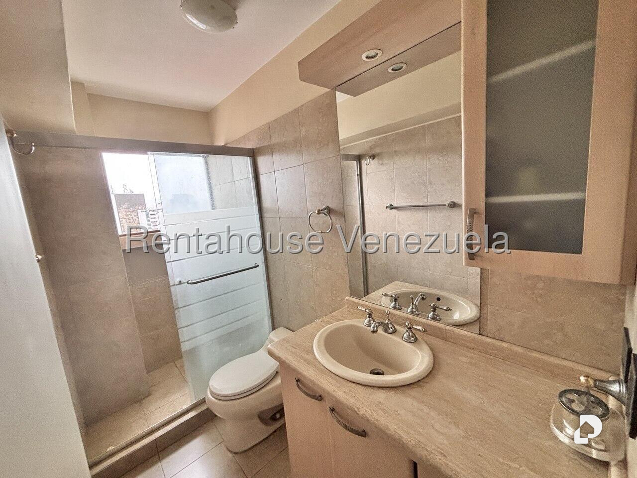 Apartamento en Los Palos Grandes, Caracas – 29