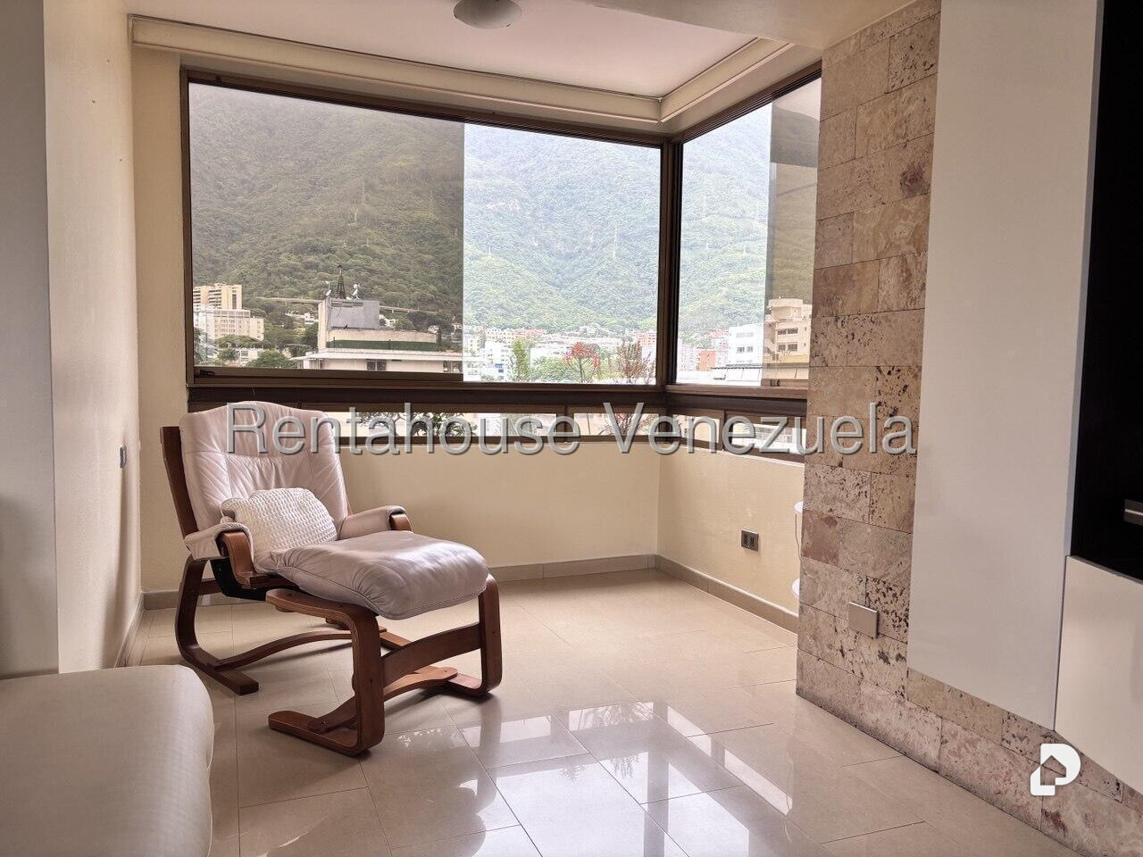 Apartamento en Los Palos Grandes, Caracas – 19