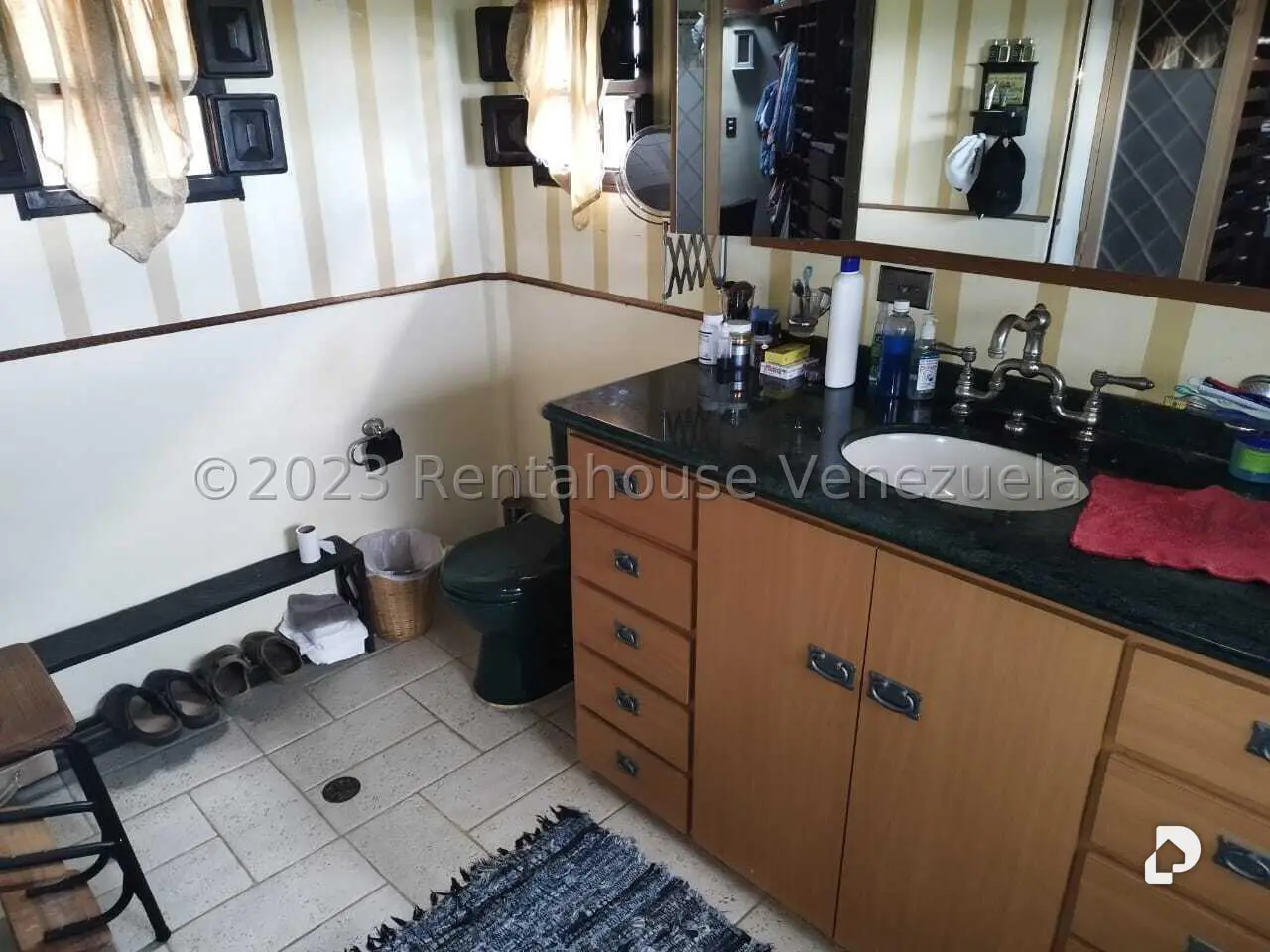 Casa en Oripoto, Caracas – 24