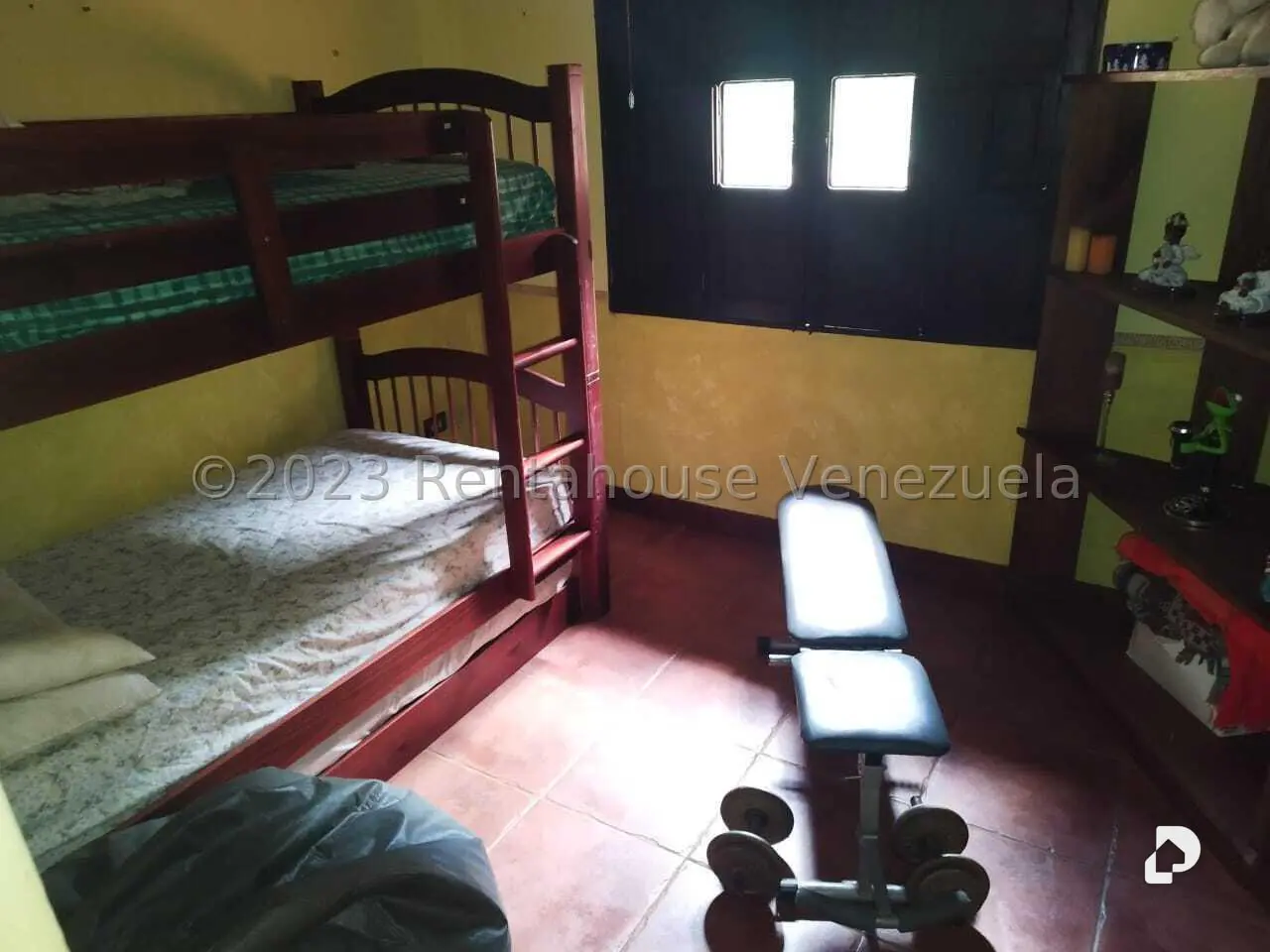 Casa en Oripoto, Caracas – 25