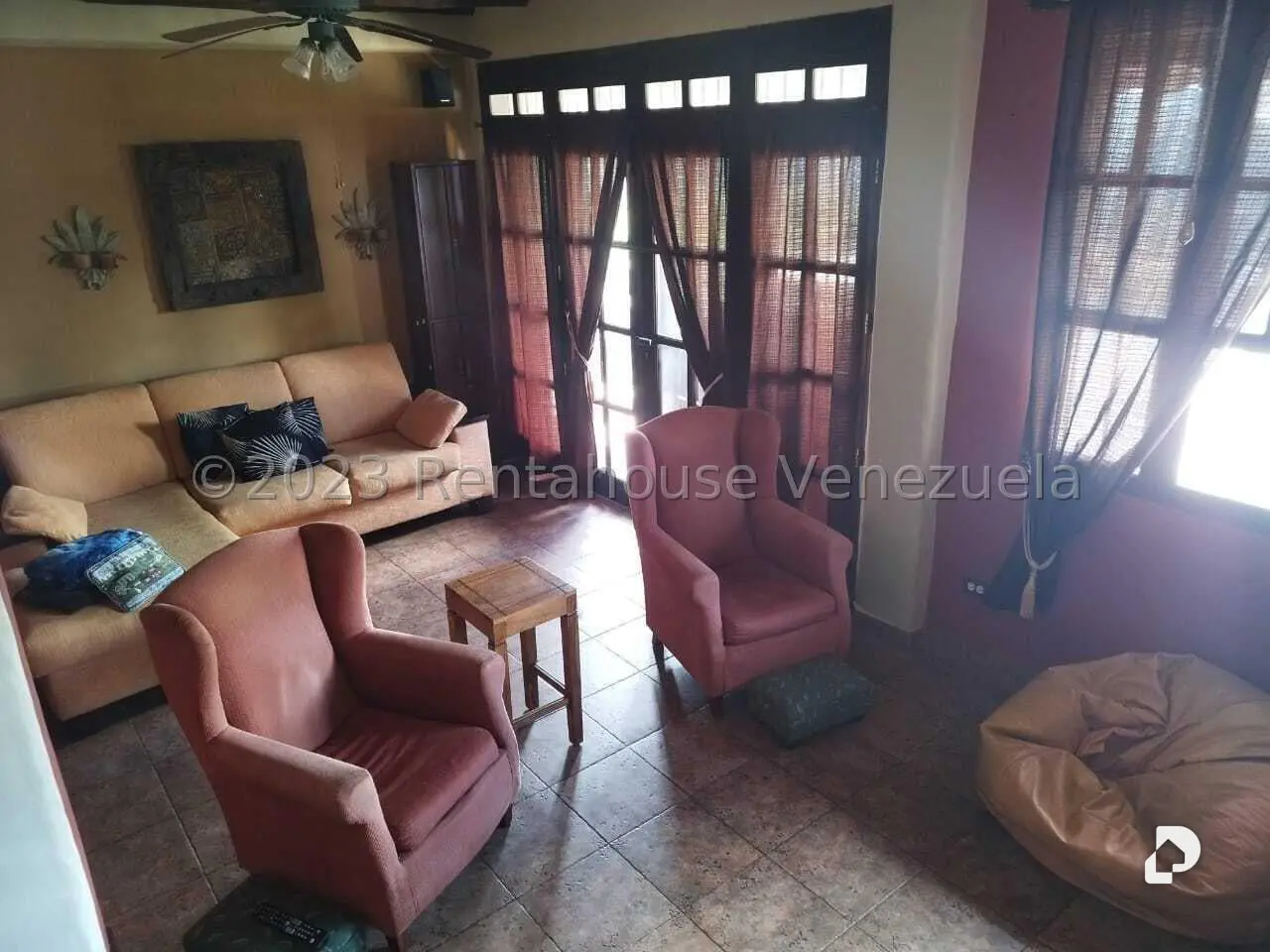 Casa en Oripoto, Caracas – 13
