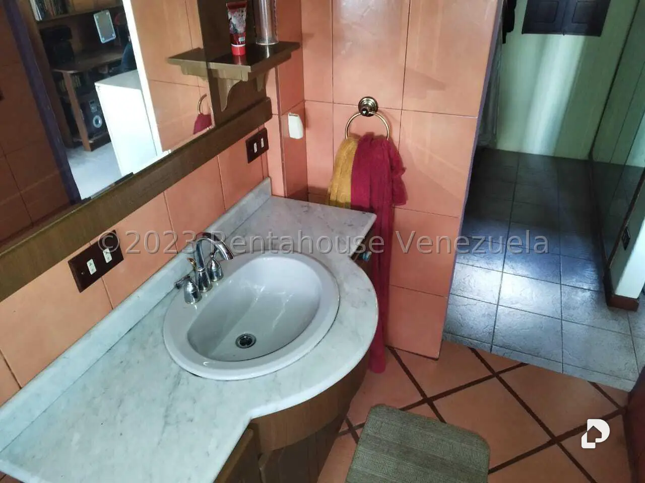 Casa en Oripoto, Caracas – 27