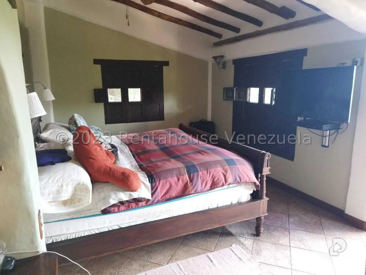 Casa en Oripoto, Caracas – 22