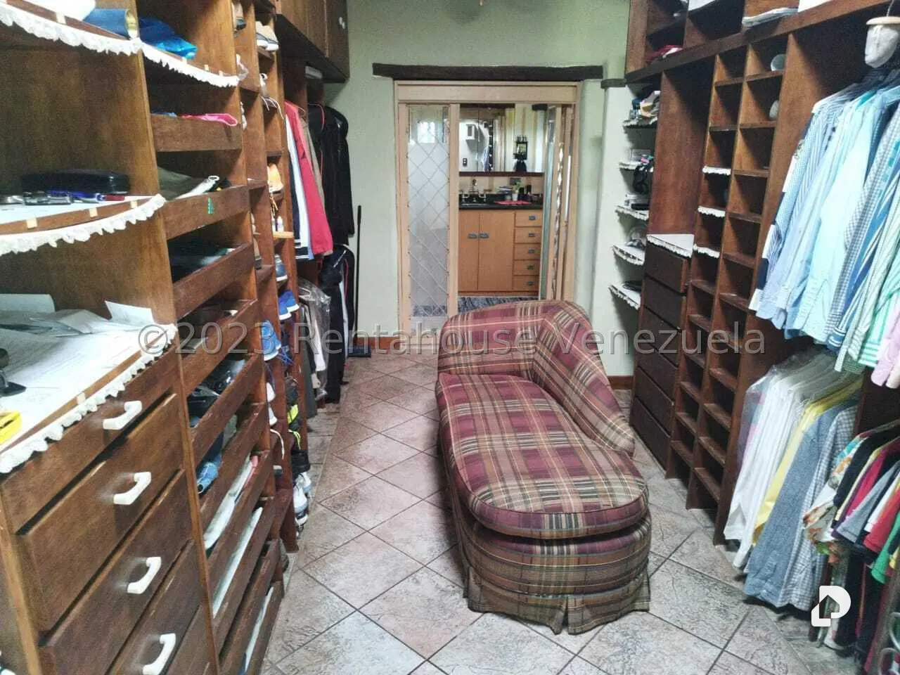 Casa en Oripoto, Caracas – 23