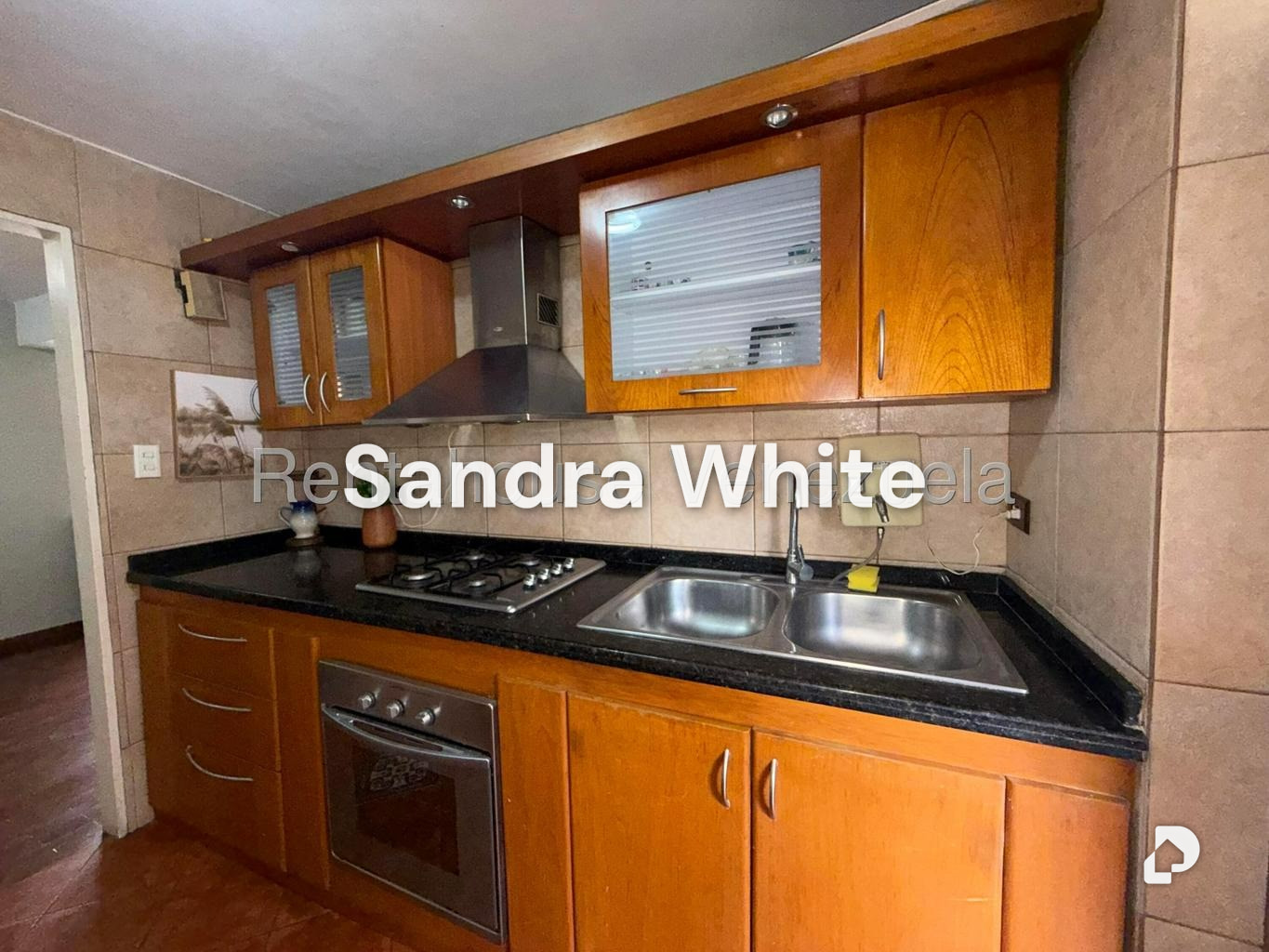 Apartamento en Santa Rosa de Lima 27-5633, Caracas – 10