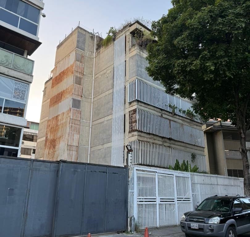 Edificio en Las Mercedes, Caracas - 1