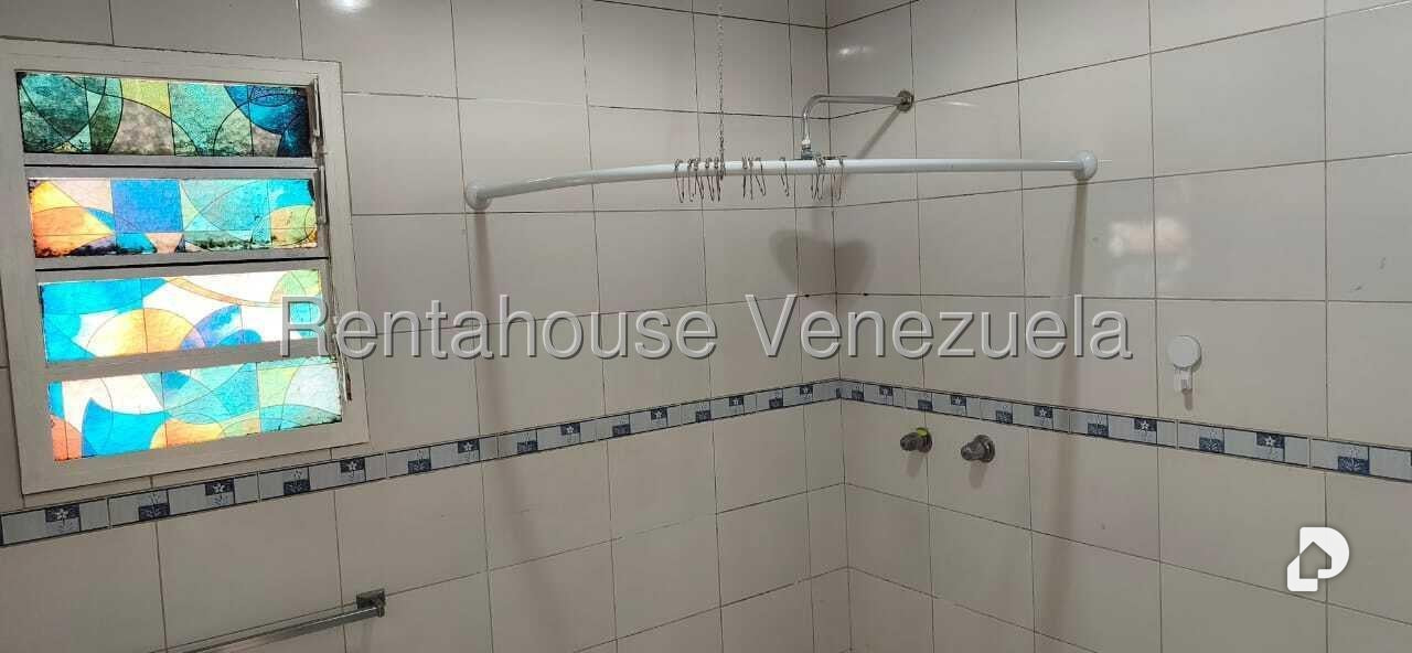 Apartamento en Los Palos Grandes, Caracas – 14