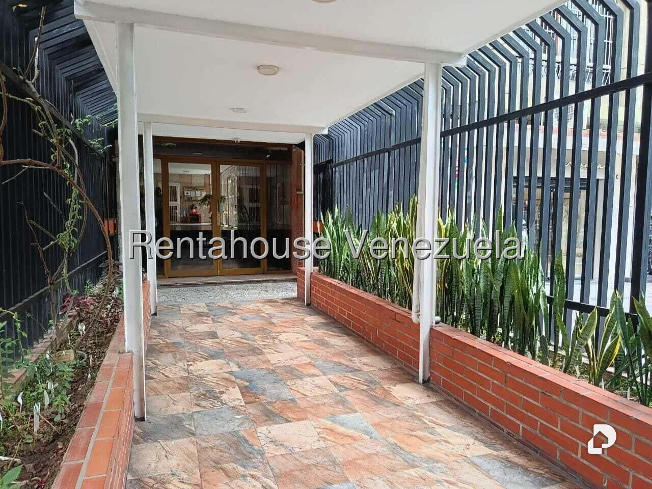 Apartamento en Los Palos Grandes, Caracas – 2