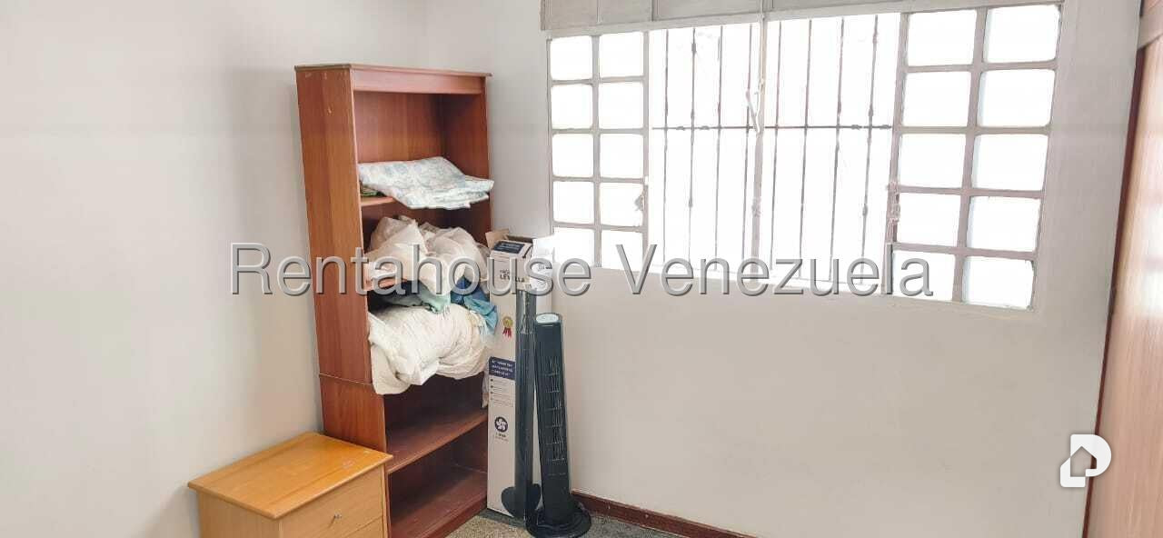 Apartamento en Los Palos Grandes, Caracas – 11