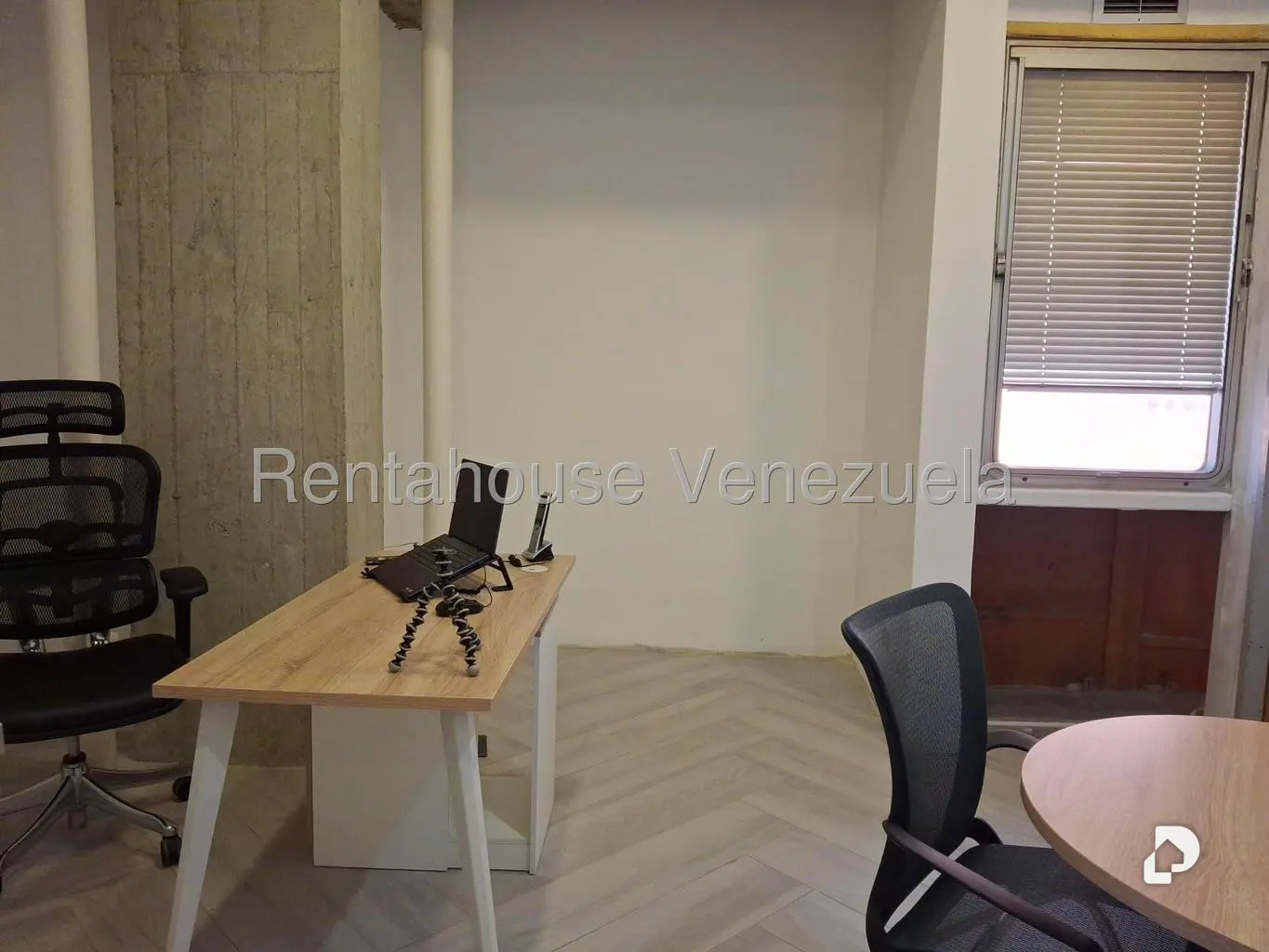 Oficina en El Rosal, Caracas – 24