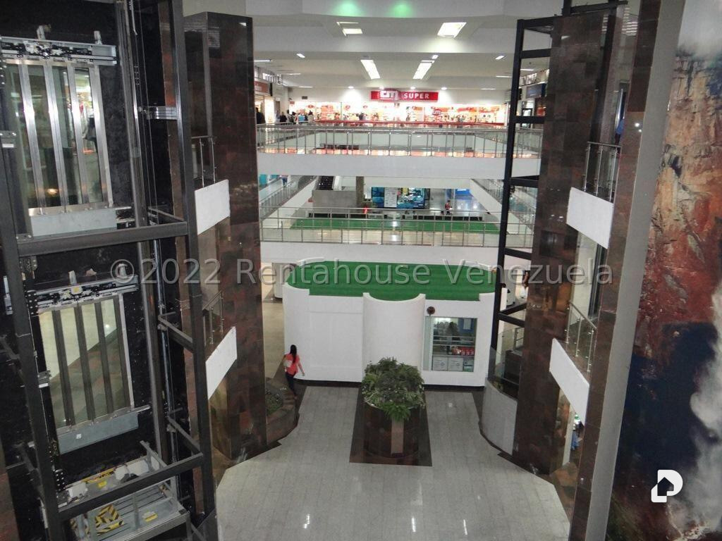 Local comercial en El Cafetal, Caracas – 3