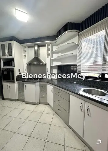 Apartamento en La Arboleda, Maracay – 2