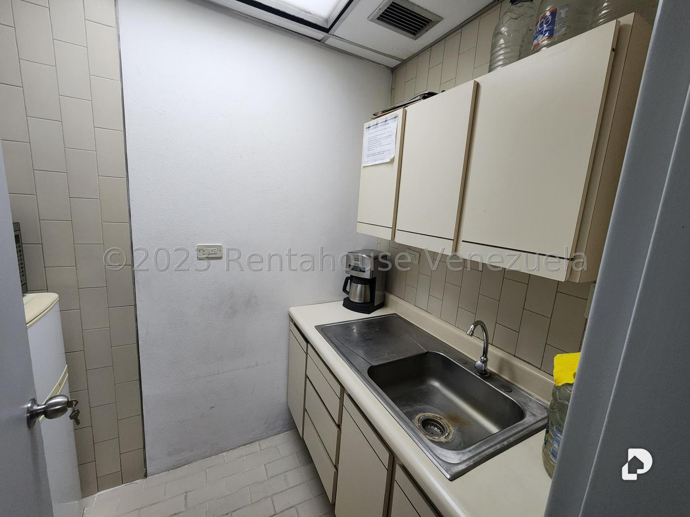 Oficina en La California Norte, Caracas – 29