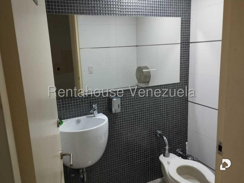 Office in Boleíta, Caracas – 17