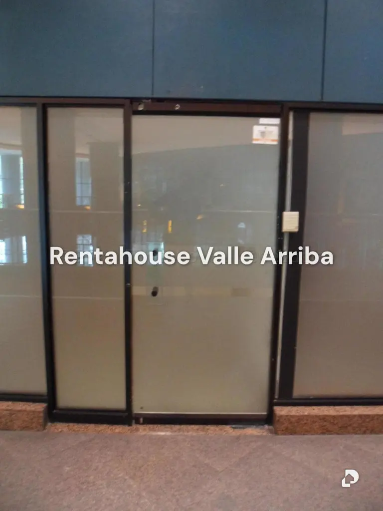 Local comercial en El Rosal, Caracas – 25