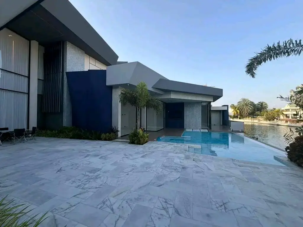 Casa en Lechería - 1