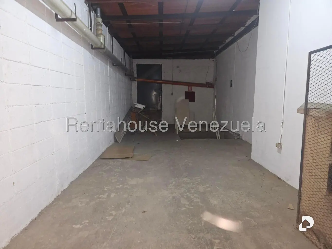 Local comercial en La Yaguara, Caracas – 24