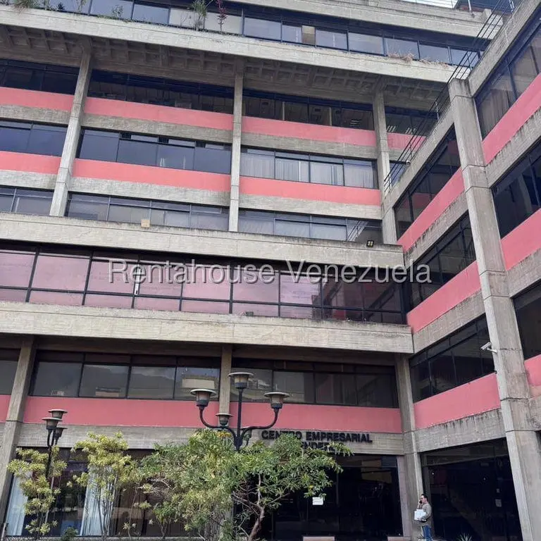 Oficina en Los Cortijos de Lourdes, Caracas - 1
