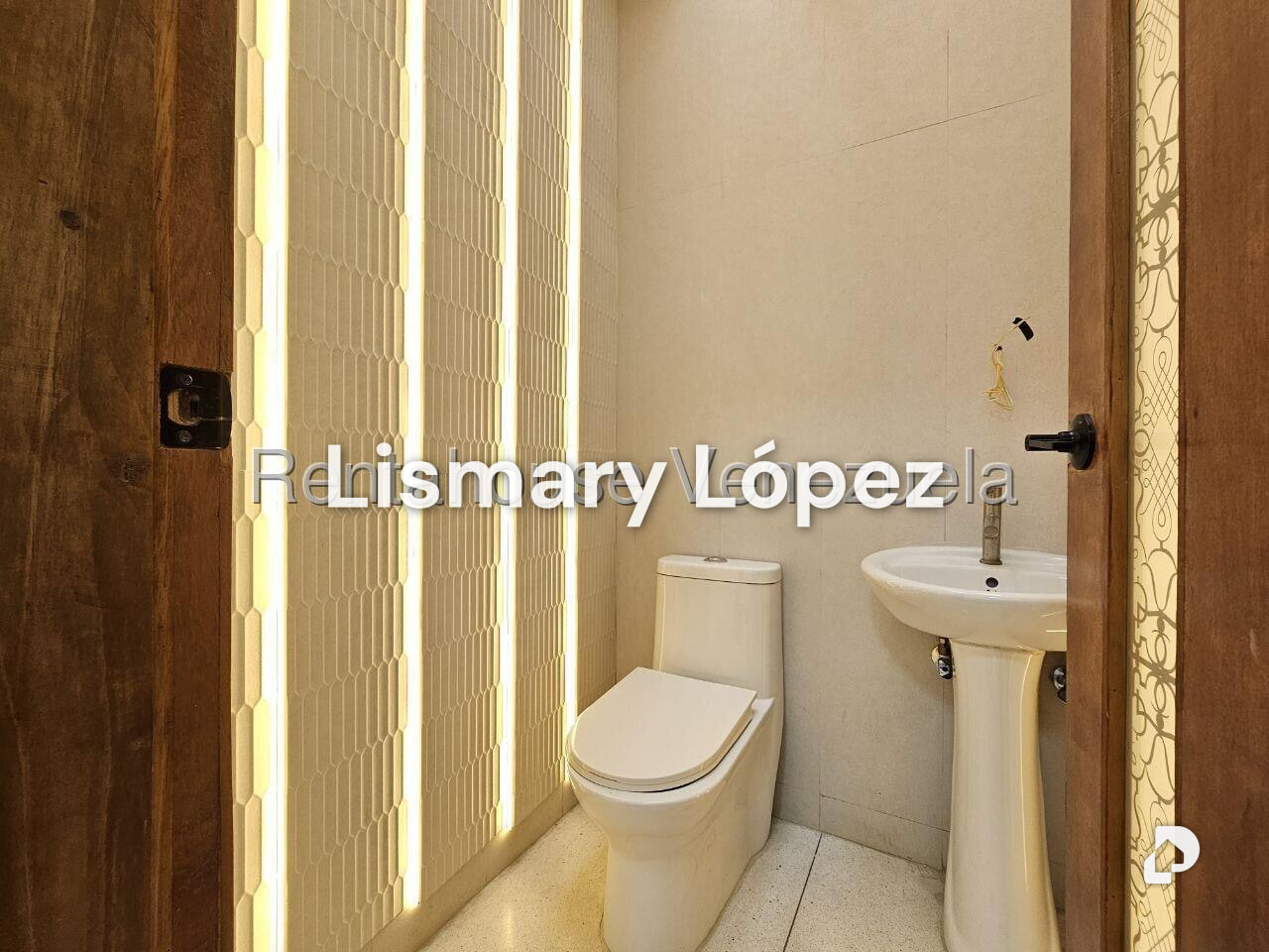 Local comercial en San Bernardino, Caracas – 28