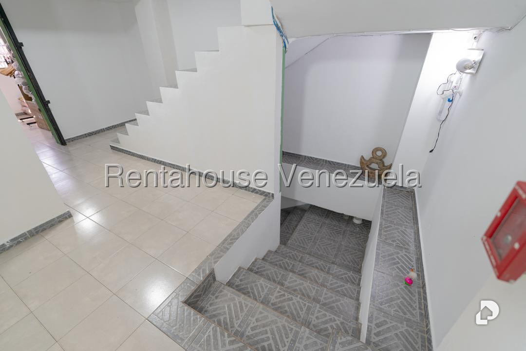 Local comercial en Parroquia Santa Rosalía, Caracas – 12