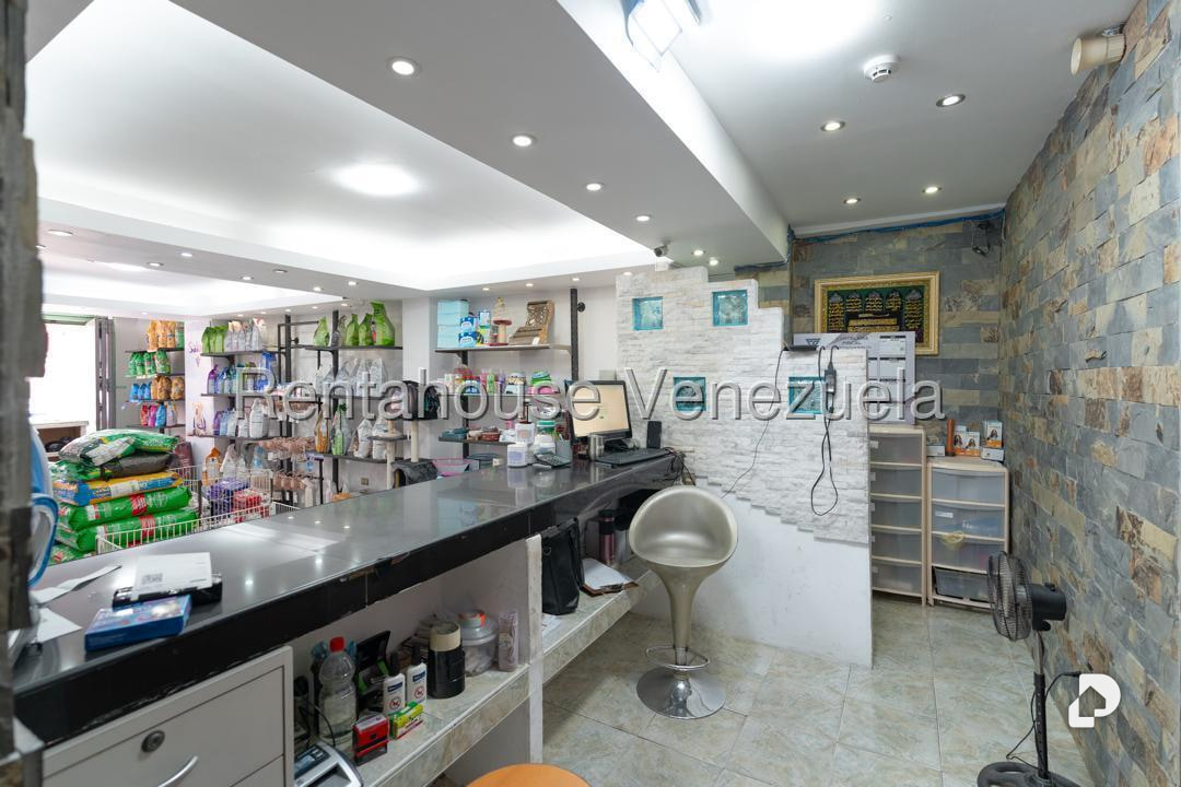 Local comercial en Parroquia Santa Rosalía, Caracas – 17
