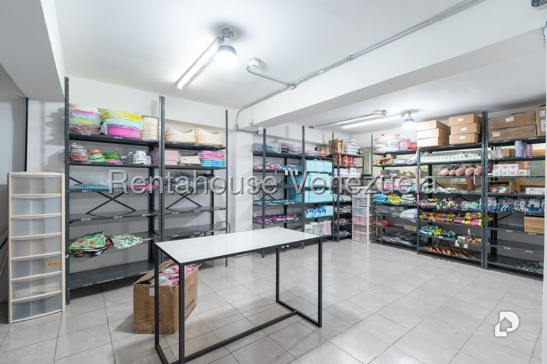 Local comercial en Parroquia Santa Rosalía, Caracas – 29