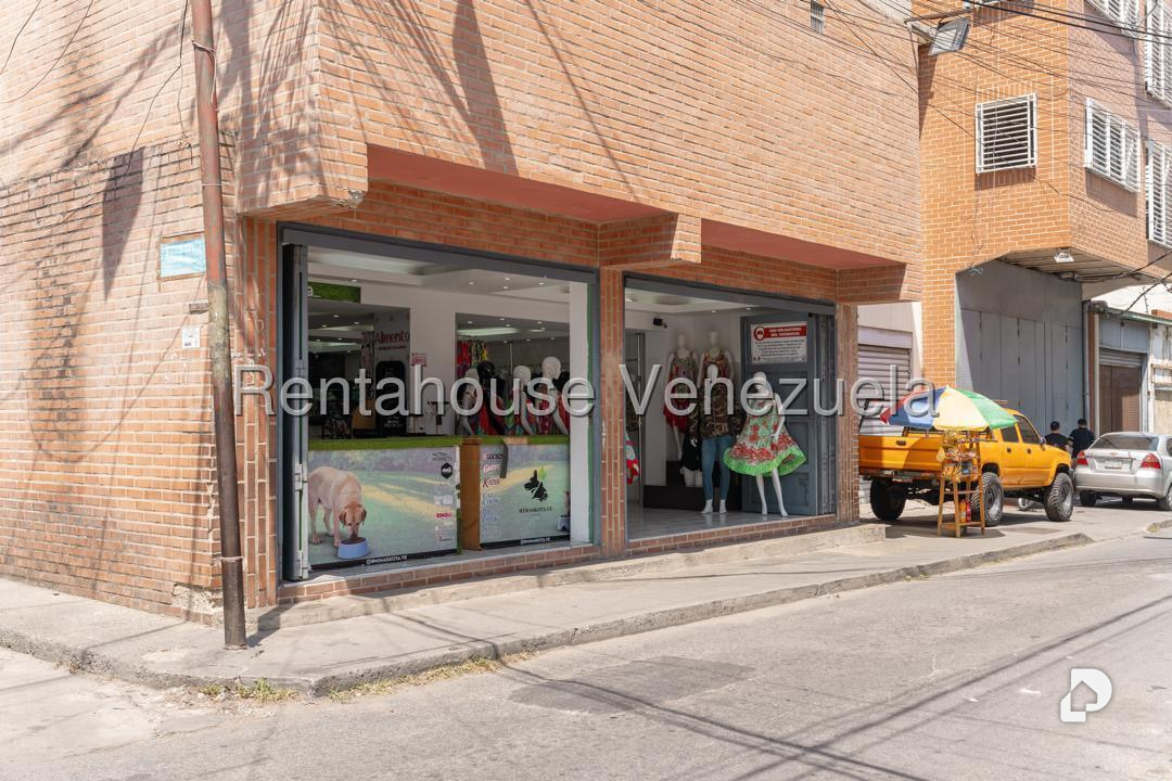 Local comercial en Parroquia Santa Rosalía, Caracas – 30