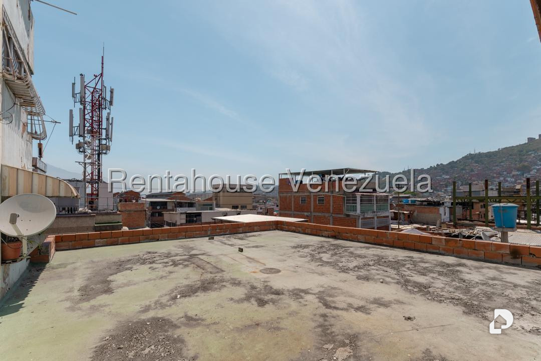Local comercial en Parroquia Santa Rosalía, Caracas – 13