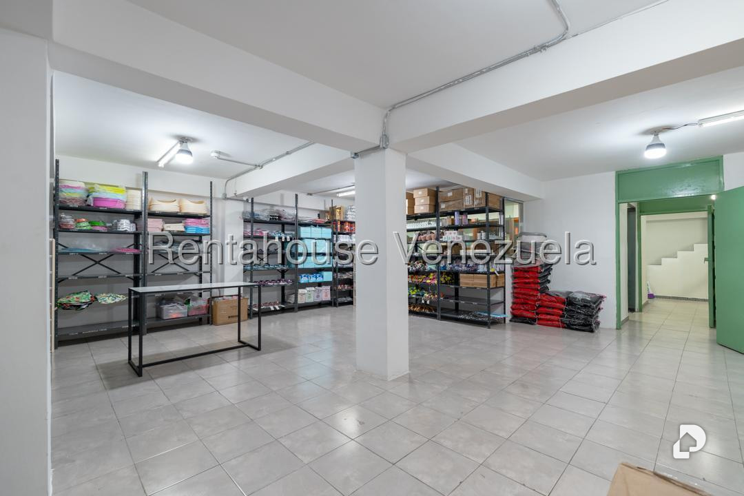 Local comercial en Parroquia Santa Rosalía, Caracas – 16