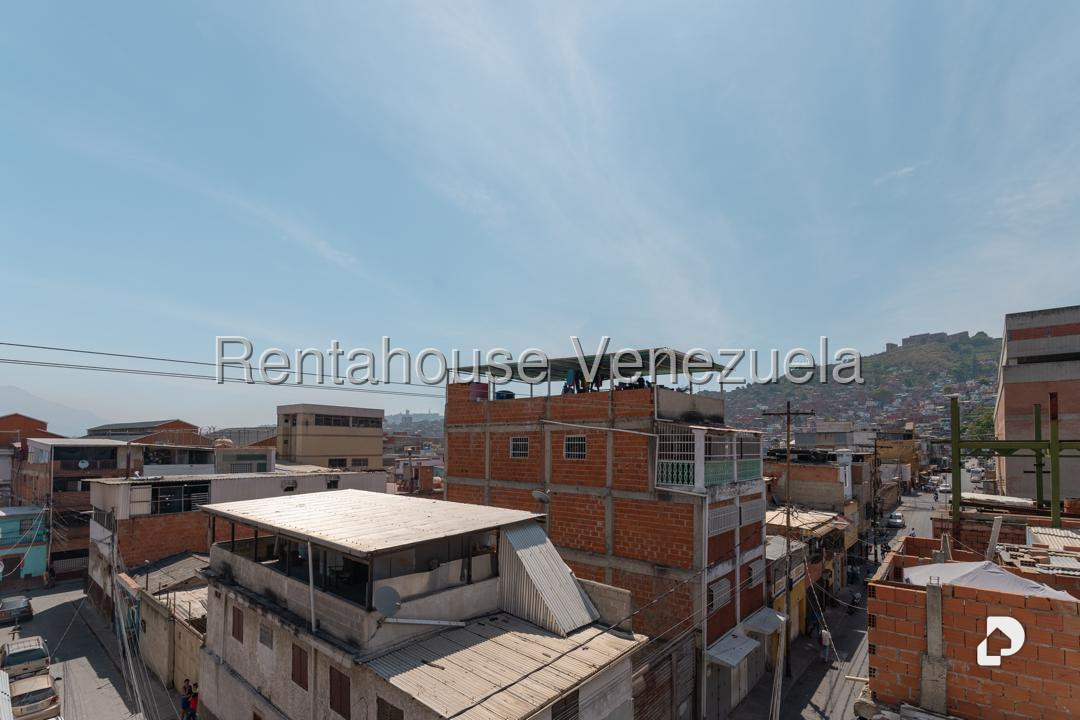 Local comercial en Parroquia Santa Rosalía, Caracas – 19