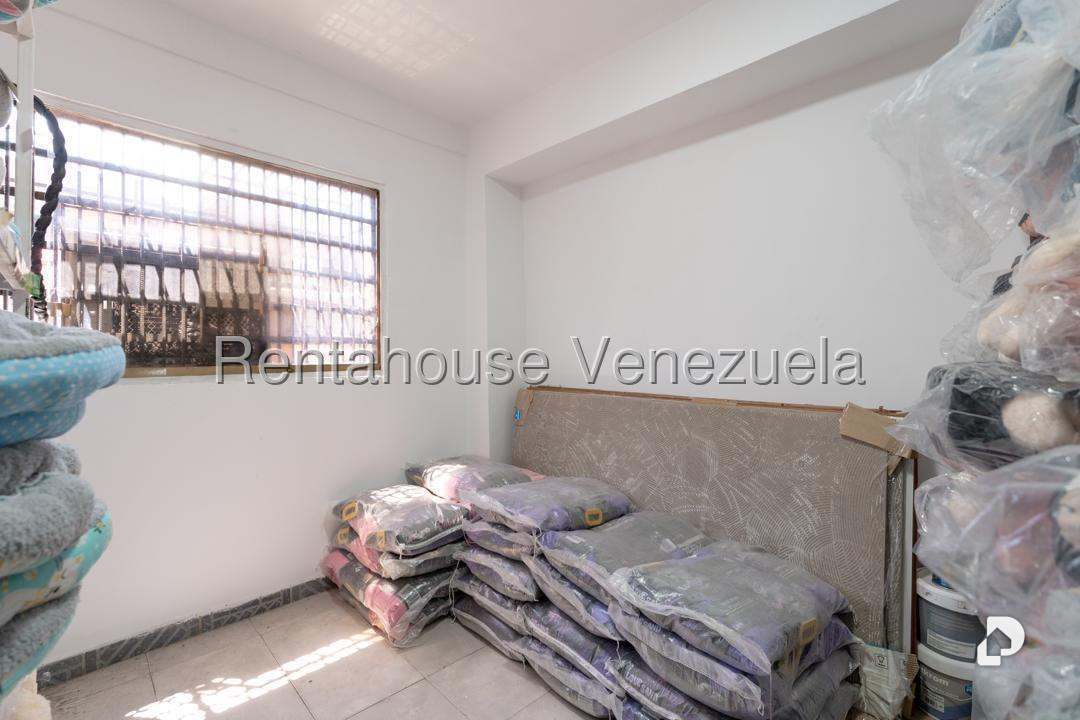 Local comercial en Parroquia Santa Rosalía, Caracas – 26