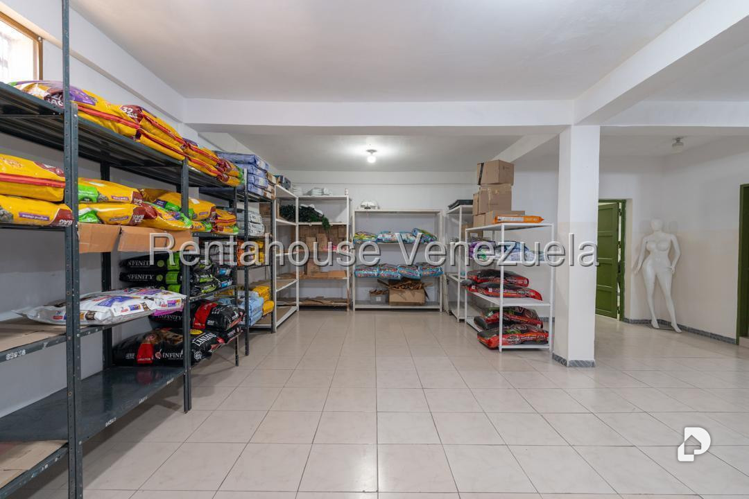 Local comercial en Parroquia Santa Rosalía, Caracas – 14