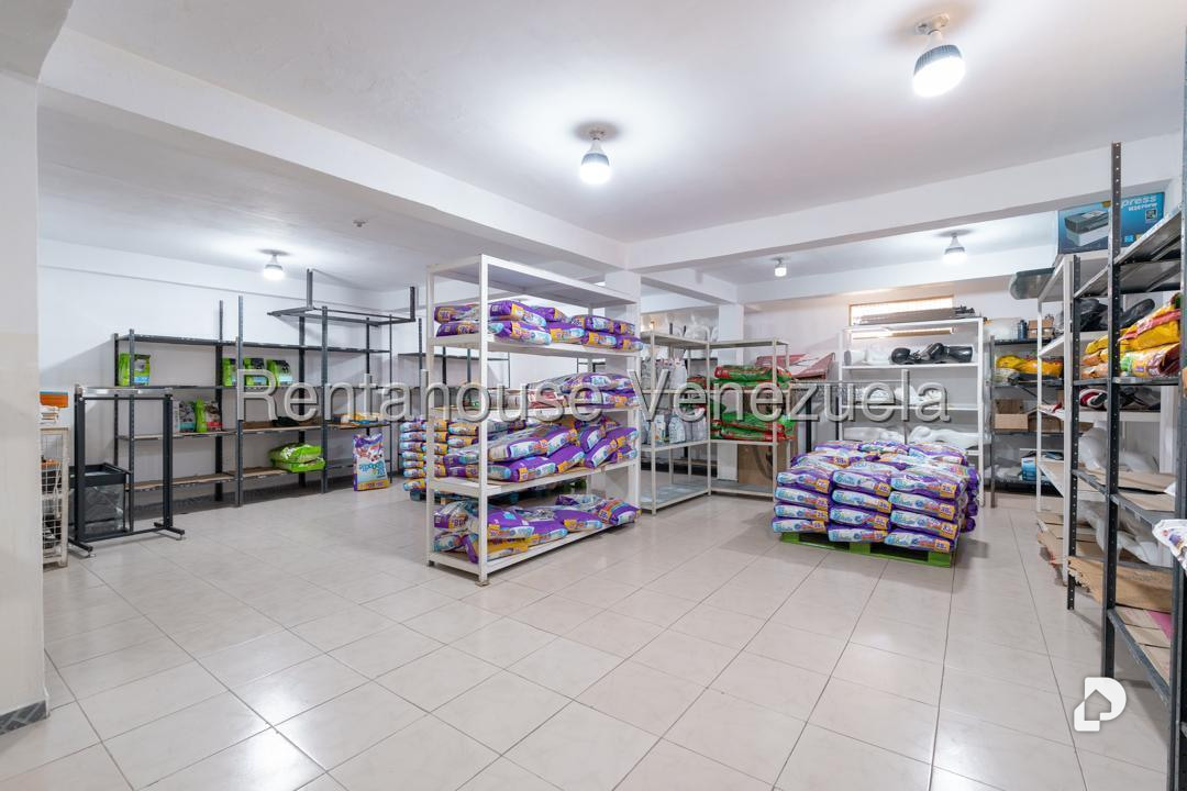 Local comercial en Parroquia Santa Rosalía, Caracas – 27