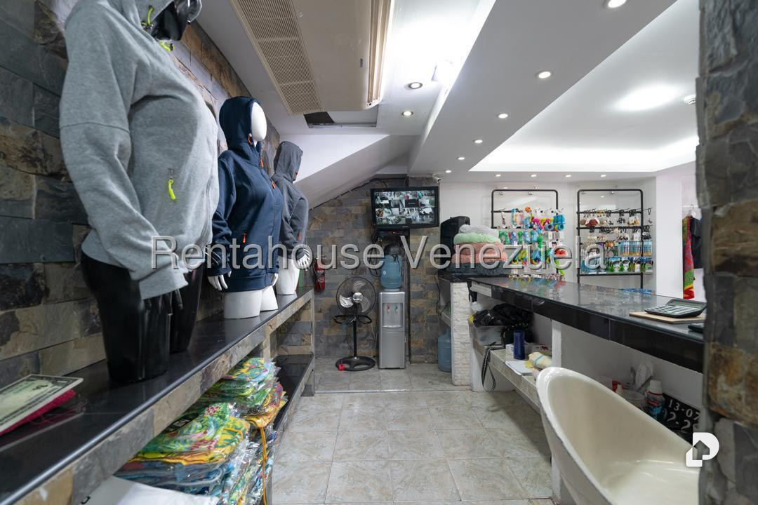 Local comercial en Parroquia Santa Rosalía, Caracas – 28