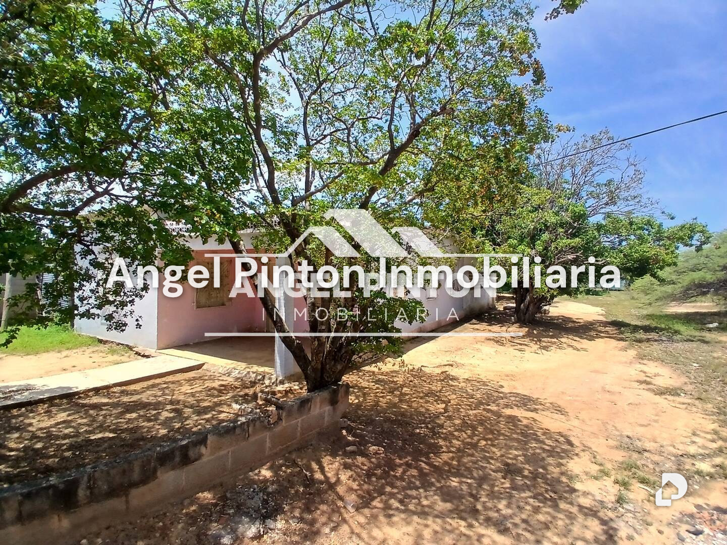 Terreno en Avenida Principal, Santa Rita – 14