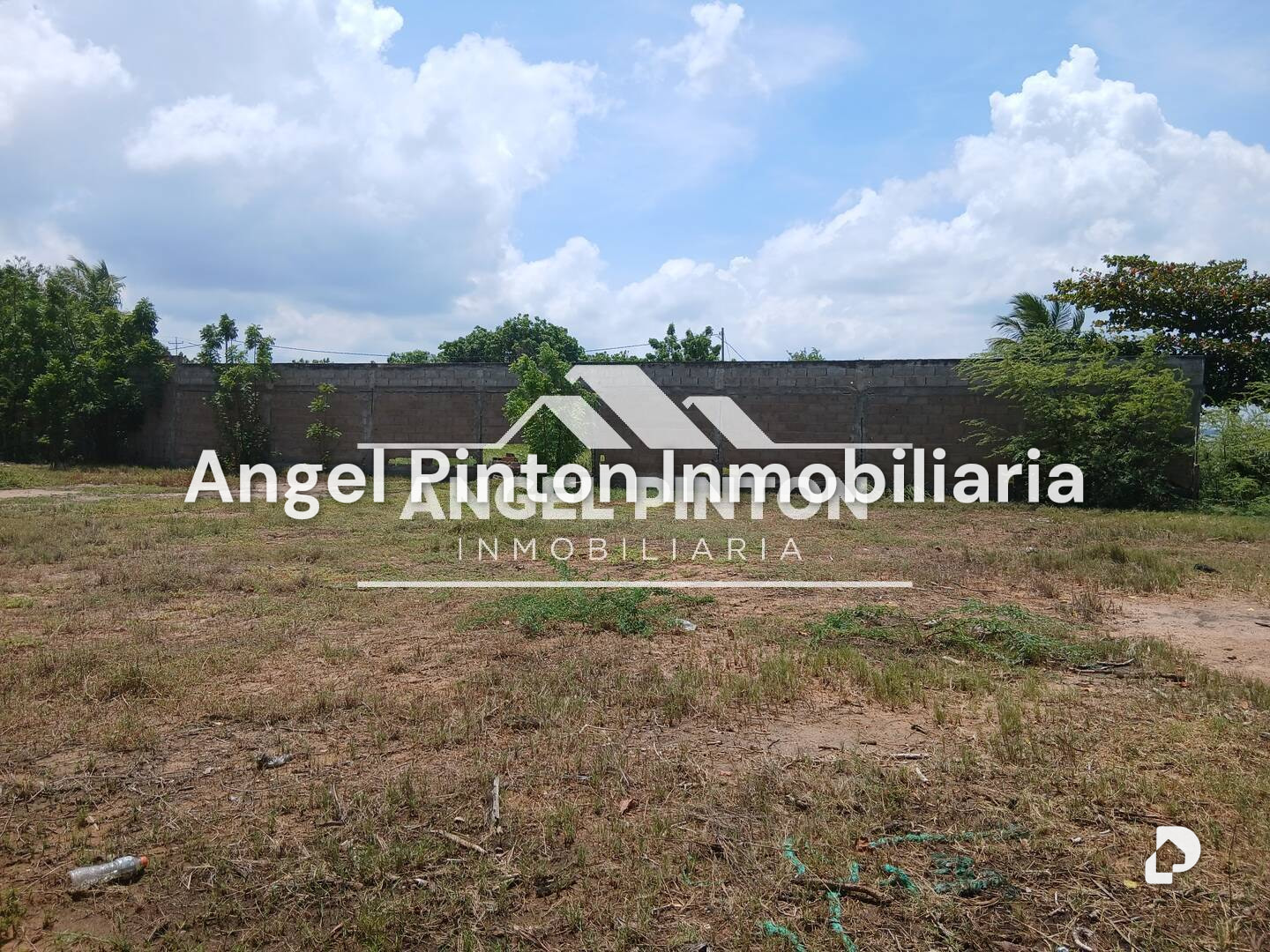 Terreno en Avenida Principal, Santa Rita – 5