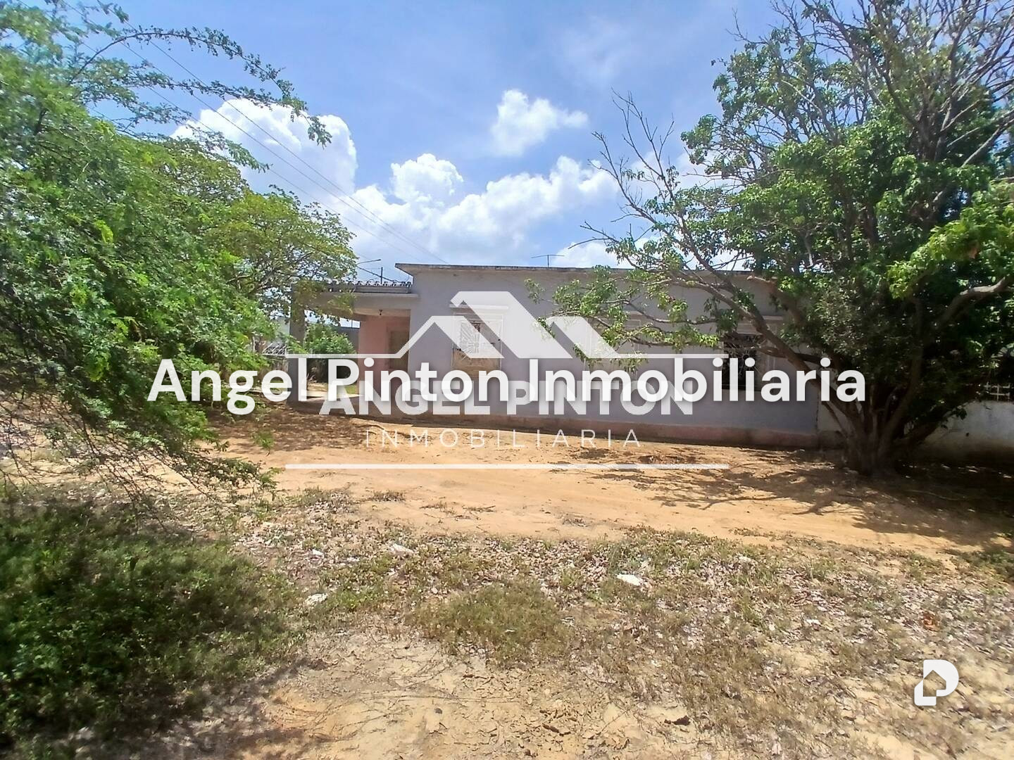 Terreno en Avenida Principal, Santa Rita – 11