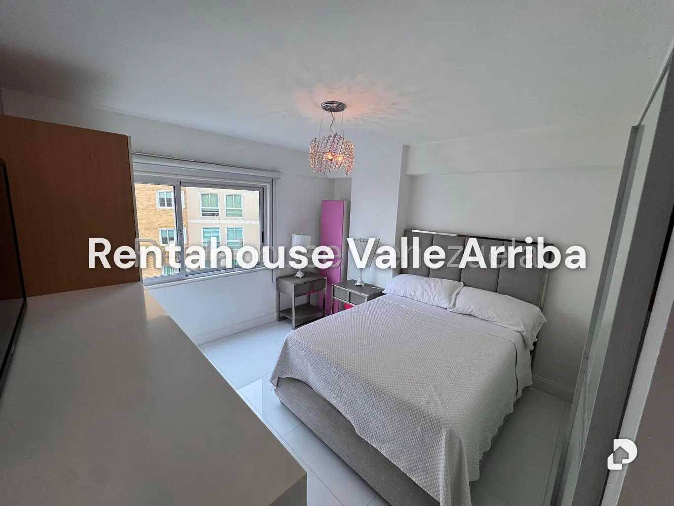 Apartamento en Las Mesetas de Santa Rosa de Lima, Caracas – 27