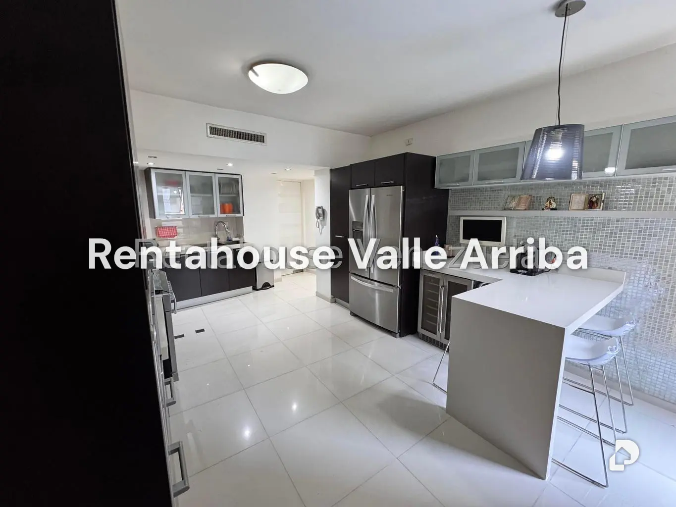 Apartamento en Las Mesetas de Santa Rosa de Lima, Caracas – 16