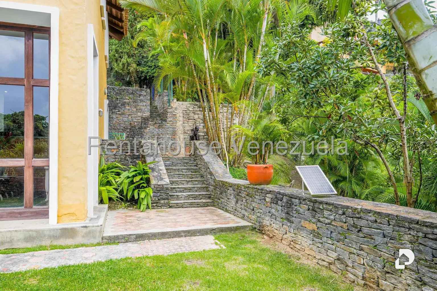 Casa en Oripoto, Caracas – 9
