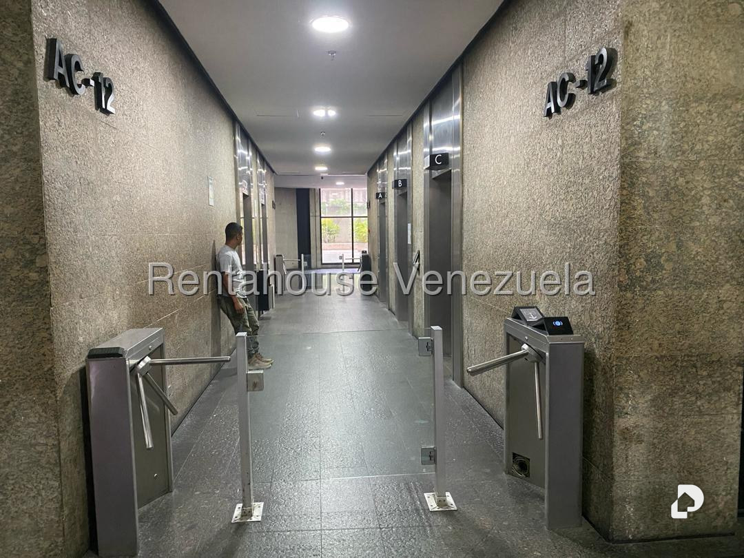Oficina en Prados del Este, Caracas – 13