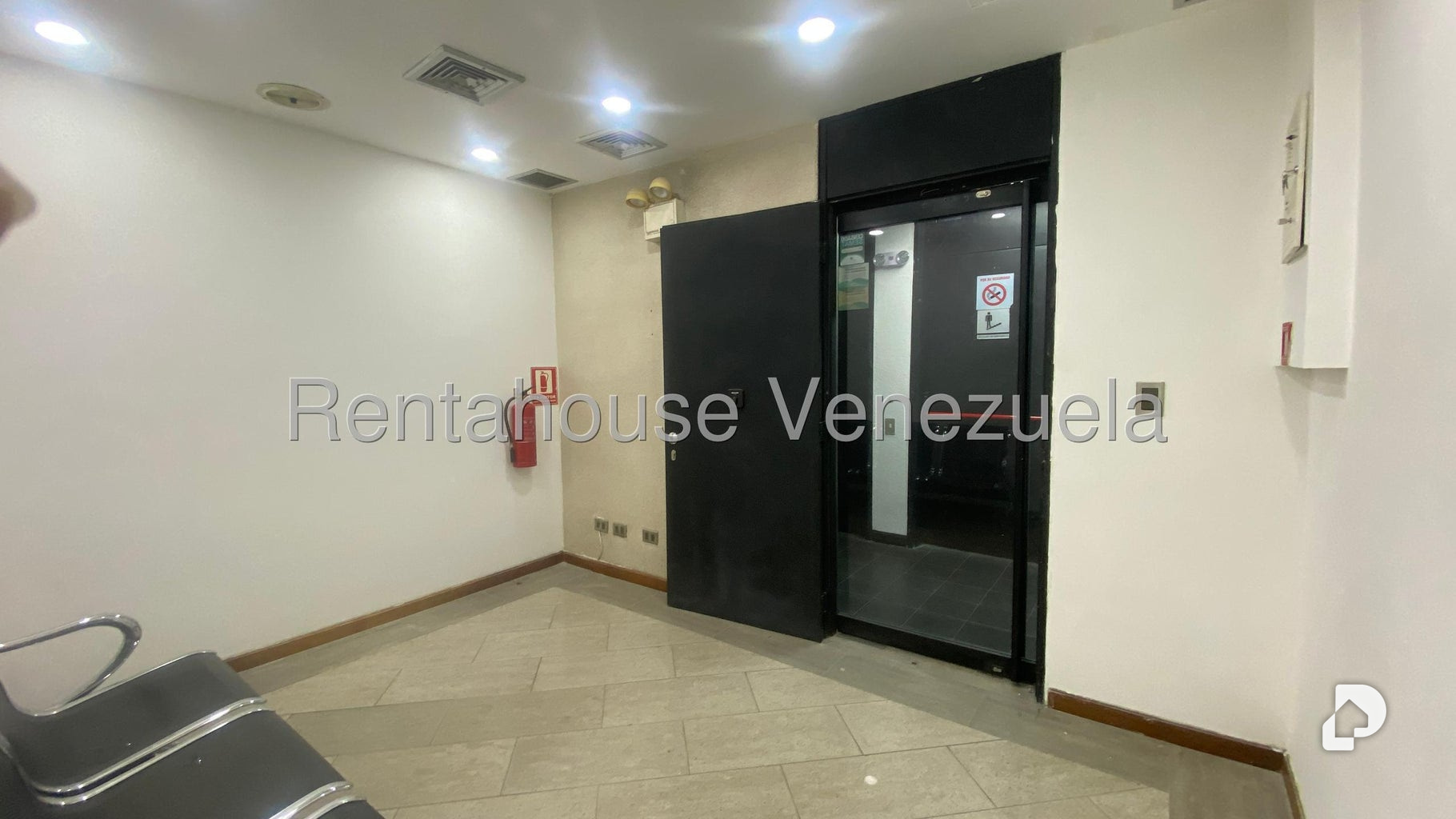 Oficina en Prados del Este, Caracas – 17