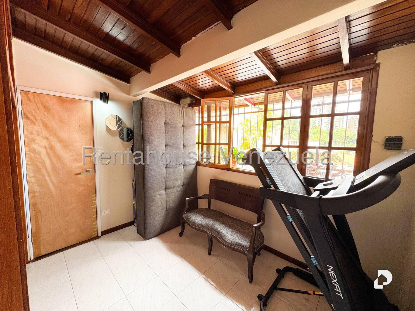 Casa en Alto Prado, Caracas – 35